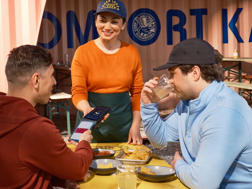 Płatność BLIK w restauracji: dlaczego goście jej oczekują i jak to wdrożyć