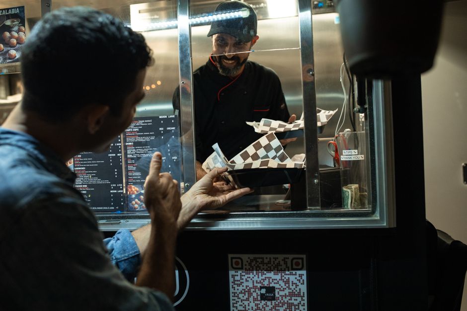 Menu QR w restauracji: jak wdrożyć je dobrze i uniknąć typowych błędów